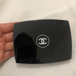 Chanel used pallet authentic